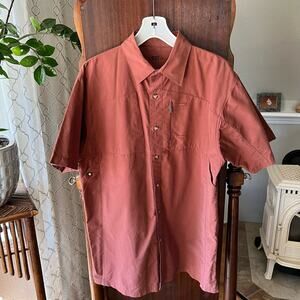 CAT size large reddish brown men’s button up short sleeve shirt